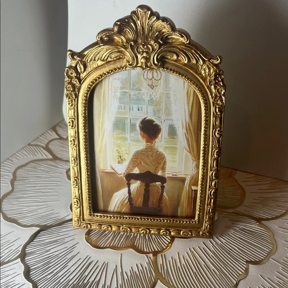 Elegant Gold Ornate Picture Frame 4x6 inch frame